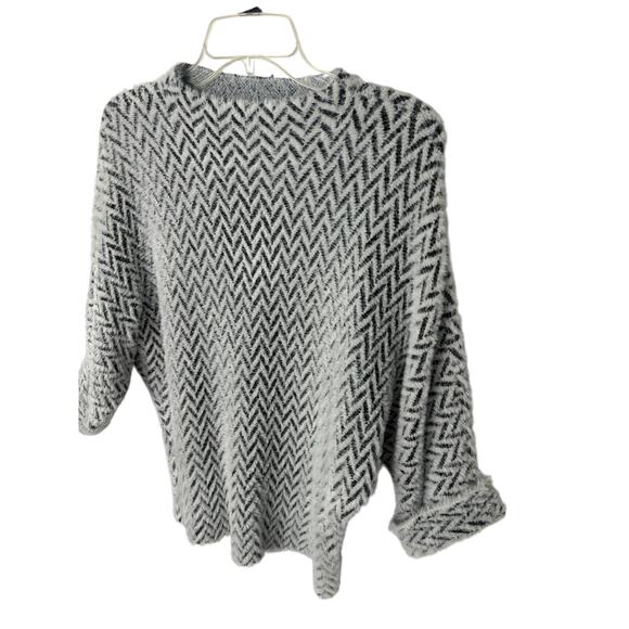 Calligraphie by anthropology gray and white sweater size small - Picture 3 of 6